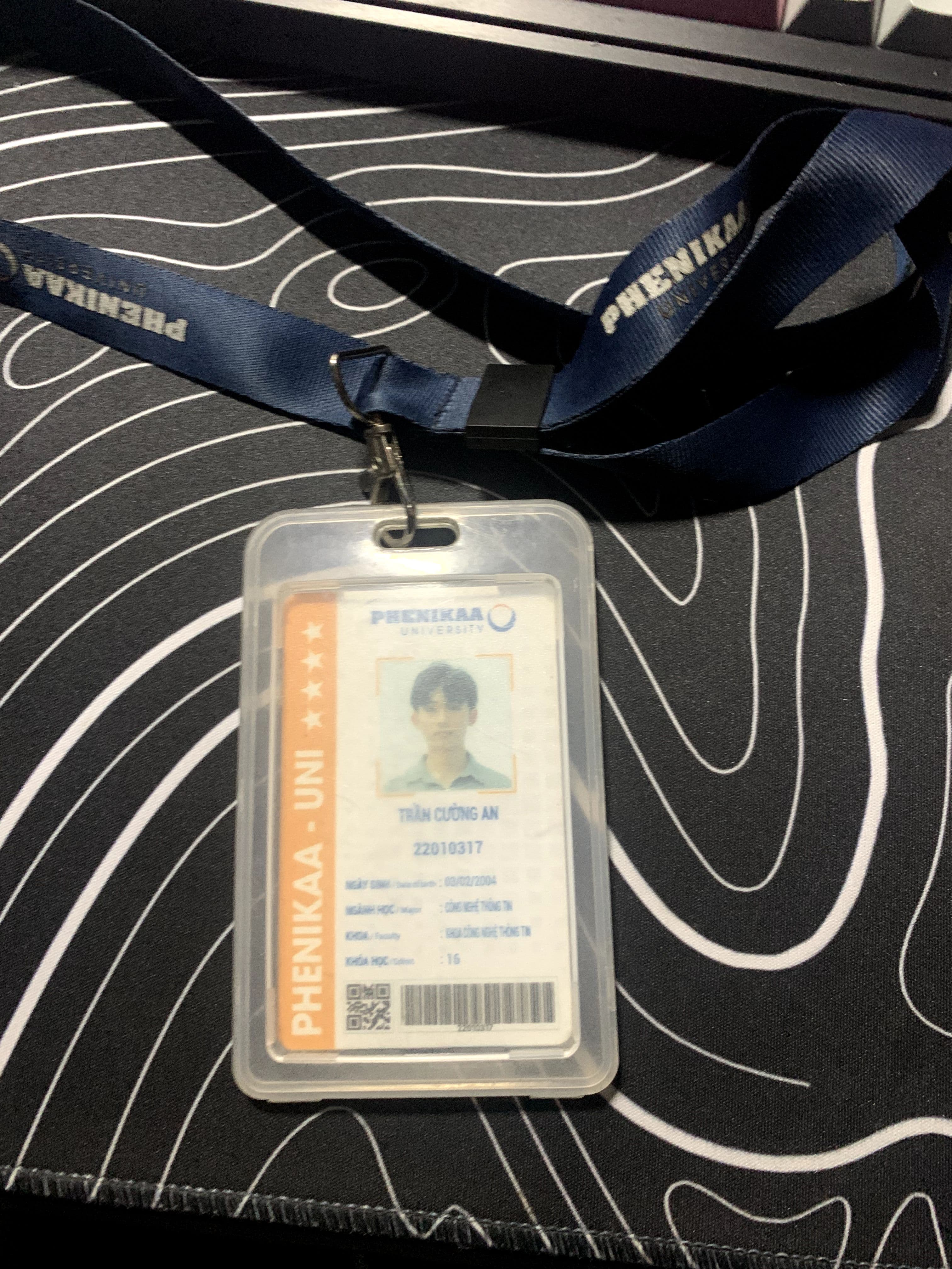 Tìm thẻ sinh viên